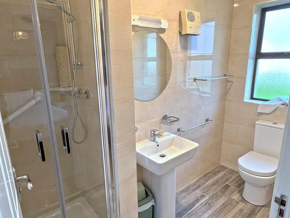 Quilty Holiday Cottages - Type B Bagian luar foto