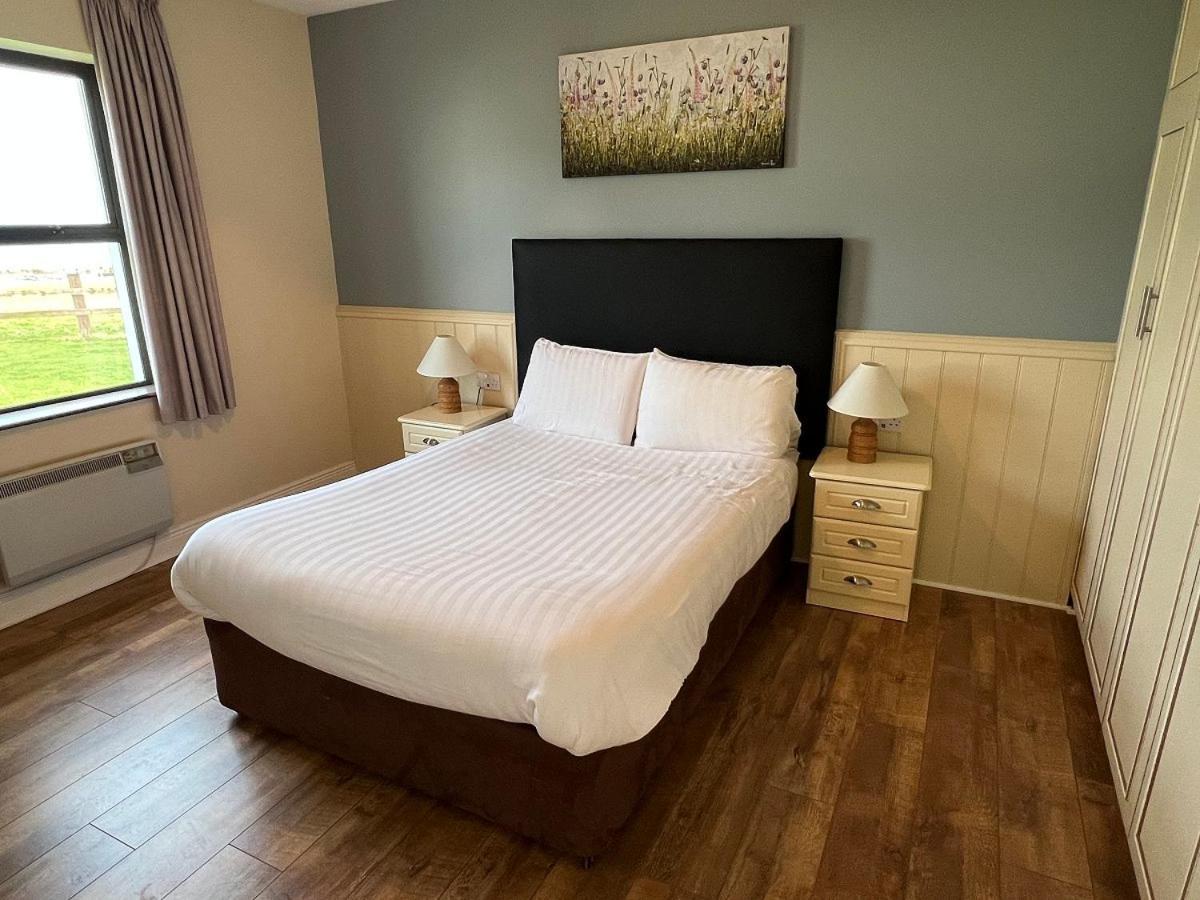 Quilty Holiday Cottages - Type B Bagian luar foto